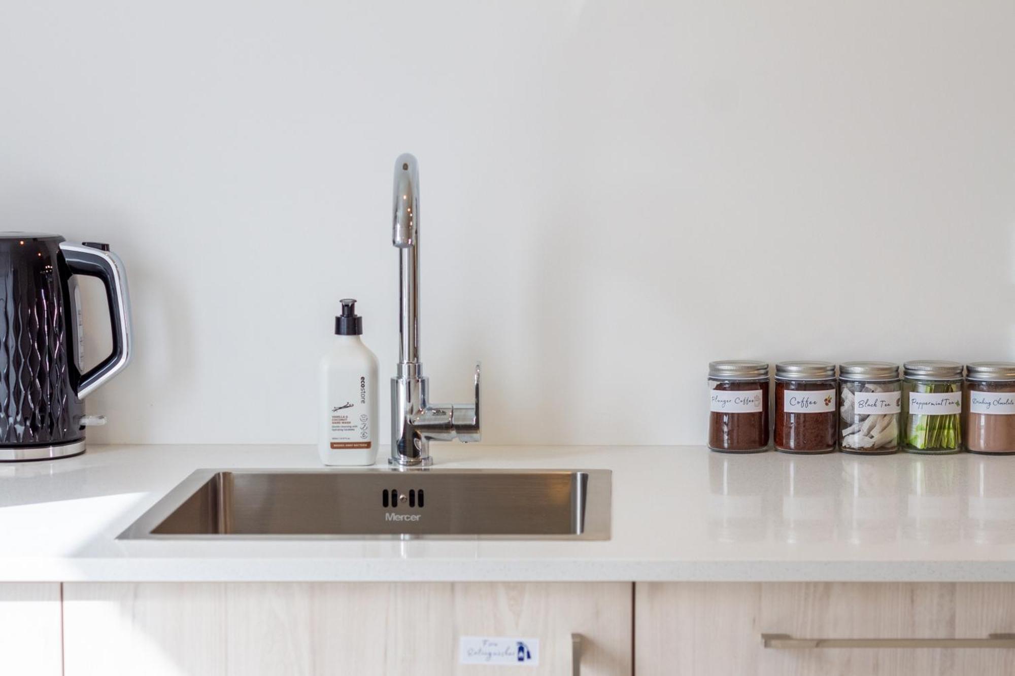 Prime Locale: Studio With Balcony Christchurch Ngoại thất bức ảnh
